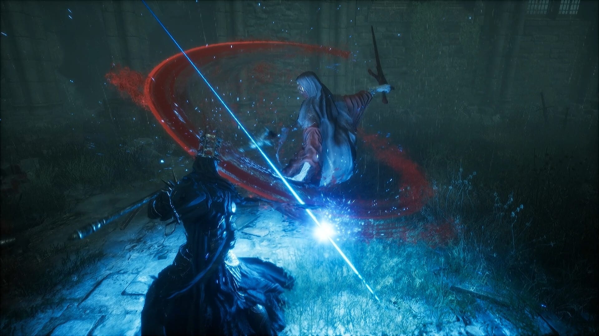 Duel nocturne dans The Relic: First Guardian : le h&eacute;ros pare une attaque circulaire sanglante d'un boss encapuchonn&eacute;, lame bleue luminescente en avant